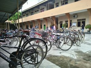Kampusnya Para Santri Bersepeda