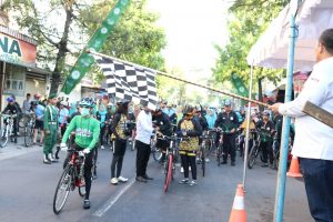 Kedunglo Biking Team Susuri Tempat Religi Kota Kediri Bersama 800 Pesepeda