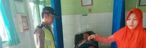 Pakaian Terlilit Roda Sepeda Motor, Perempuan Ini Terjatuh