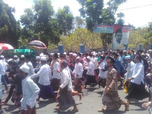 Jenazah Lora Lilur Diantar Ribuan Orang