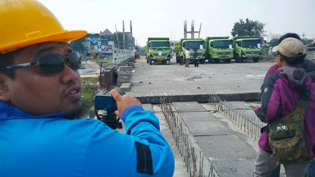 Empat Tahun Mangkrak, Jembatan Brawijaya Kota Kediri Ahirnya Mulai Dilakukan Uji Beban