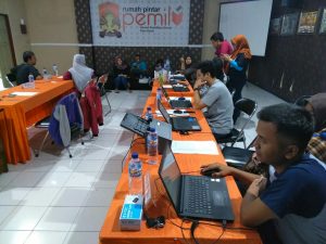 Akibat Beberapa KPPS Gagal Paham, Entri Data Situng di Kediri Jadi Tersendat