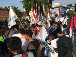 Luruk KPU Dan Gedung Grahadi, Ini Tuntutan AMJT