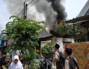 Bengkel Variasi Mobil Di Kediri Ludes Dilalap Jago Merah