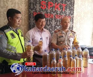 Gelar Operasi Miras, Polsek Kamal dan Socah Sita Puluhan Botol Miras