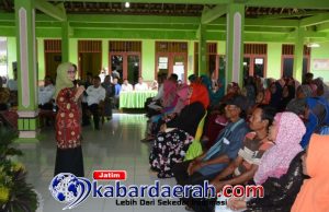 Pembagian Sertifikat Tanah Gratis Oleh Bupati Jombang Kepada Warga Desa Ketapang Kuning