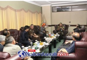 Perkuat Sinergitas, Gubernur Baru Silaturahmi dengan Kejaksaan Tinggi Jatim