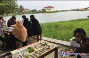 Angkringan KP26, Menyeduh Kopi Dipinggir Danau Area SGB Bangkalan