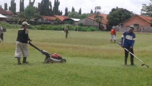 Panglima TNI Akan Berkunjung Puluhan Anggota TNI Lakukan Bersih-Bersih