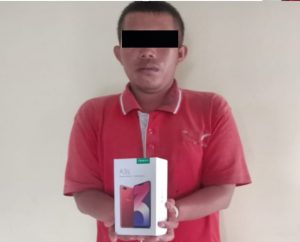 Melihat Handphone Tergeletak Pria Selopuro Blitar Terpaksa Berurusan Dengan Polisi