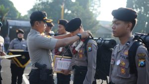 Kapolres Kediri Mengapresiasi Kepada Enam Anggota Pengamanan Tahap Pemilu 2019