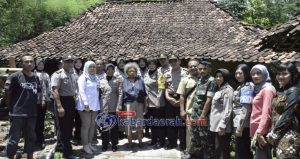 Tingkatkan Pelayanan Masyarakat, Polwan Polres Ponorogo Adakan Bakti Sosial