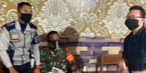 Putra Daerah Situbondo Berdinas di Kejagung Bagikan Sembako dan Masker Di Posko Pantau Mudik Kalibagor