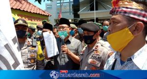 Menolak UU Cipta Kerja, Para Buruh Dan Ketua DPRD Kabupaten Pasuruan Adakan Istiqhotsah Serta Makan Tumpeng.