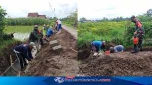 Bersama Warga Binaannya, Babinsa Desa Kotes Laksanakan Karya Bakti Perbaiki Irigasi