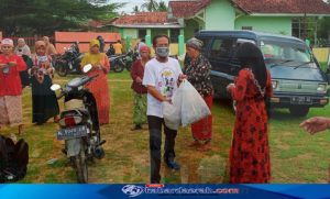 Bagi Bagi Masker Langkah PPK Kecamatan Batang Batang Mensukseskan Pilkada Sumenep