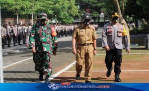 Dandim 0806/Trenggalek Hadiri Apel Gelar Pasukan Dalam Rangka Pergeseran Personel PAM TPS Tahun 2020