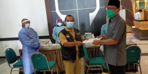 Anggota DPRD Beserta Staf Sekretariat Disuntik Vaksin Corona Tahap Pertama
