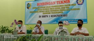 Kadindikpora Tulungagung Buka Bimtek Dalam Program Bedah Modul MGMP SMP