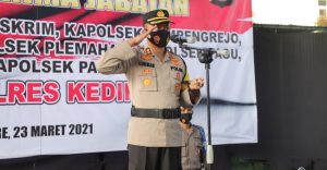 Kapolres Kediri Pimpin Sertijab Kasat Reskri, Kapolsek, Kabag di Lapangan Indoor Polres Kediri