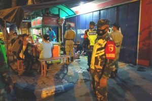 Kodim 0802/Ponorogo Bersama Instansi Terkait Laksanakan Apel Bersama Dilanjutkan Operasi Disiplin Protokol Kesehatan