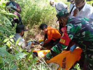 Gundukan Tanah Terbuka Ternyata Mayat Bayi Perempuan di Kecamatan Jangkar dievakuasi Koramil dan Polsek