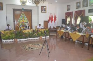 Percepat Penanganan Covid-19, Danrem 081/DSJ Rakor Bersama Gubernur Jatim