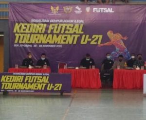 Gempur Rokok Ilegal Disbudparpora Kediri Sosialisasikan Lewat Tournament Futsal