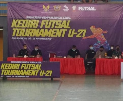 Gempur Rokok Ilegal Disbudparpora Kediri Sosialisasikan Lewat Tournament Futsal