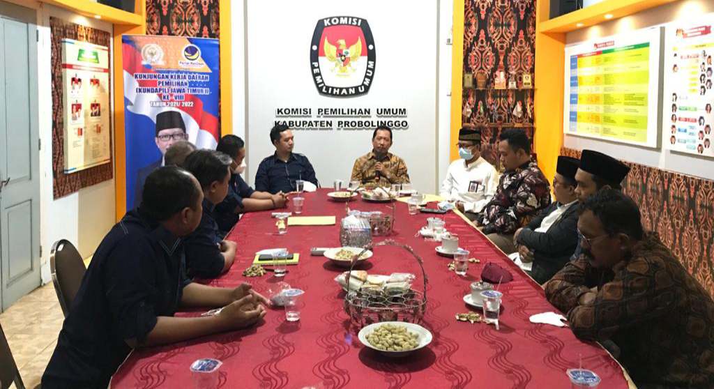Melihat Kesiapan Pemilu 2024, Aminurokhman Mengunjungi KPU Kabupaten Probolinggo