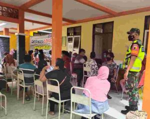 Babinsa Koramil 0806/02 Pogalan Berperan Aktif Dampingi Kegiatan Vaksinasi Warga Desa Binaan