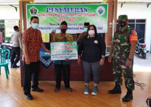 Babinsa Pos Wonodadi, Dampingi Penyaluran BLT DD Kepada KPM