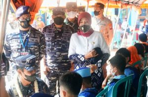 Danrem 081/DSJ Dampingi Pangkoarmada II Tinjau Vaksinasi Maritim di Nganjuk