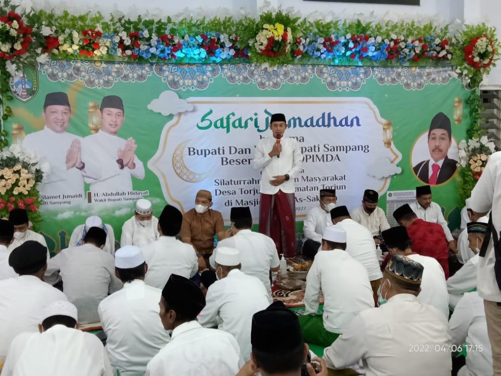 Wakil Bupati Sampang Bersama Masyarakat Jalin Silaturahmi dan Buka Bersama di Torjun