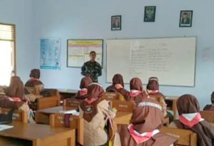 Babinsa Koramil Geneng Berikan Wasbang Kepada Siswa Sekolah Dasar.