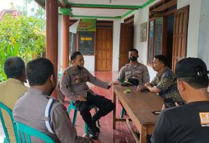 Jelang Pilkades Desa Bangsri, Kapolsek Nglegok Bersilaturahmy Dengan Warga.