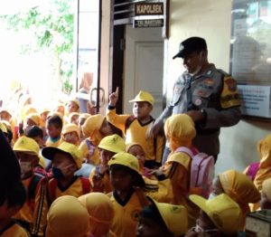 Polisi Sahabat Anak, Polsek Kanigoro Terima Kunjungan Anak-anak TK Al Falah.