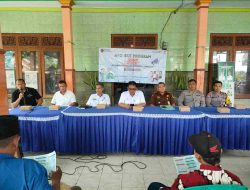 Waka Polsek Udanawu Bersama Bhabinkamtibmas Hadiri Undangan Sosialisasi PTSL di Balai Desa Ringinanom.