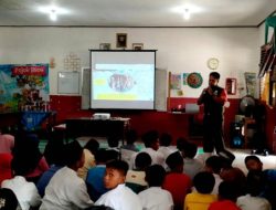Tanamkan Rasa Cinta Tanah Air, Bati Tuud Koramil Kanigoro Berikan Materi Wasbang Kepada Siswa Siswi SD.