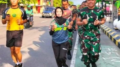 Elly Puspitasari, Wanita yang Selalu di Barisan Terdepan Saat Anggota Korem 081/DSJ Lari Pagi.