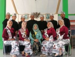 Kades Kaligrenjeng Hardiri Ritual Larung Sesaji 1 Suro di Pantai Tambakrejo.